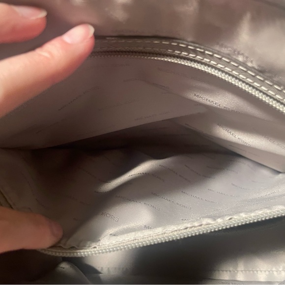 Michael Kors Jet Set Tote 🥳 - Picture 7 of 9